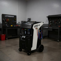 GTE-AC3001N Установка для заправки автомобильных кондиционеров с функцией промывки GTE и подогревом баллона